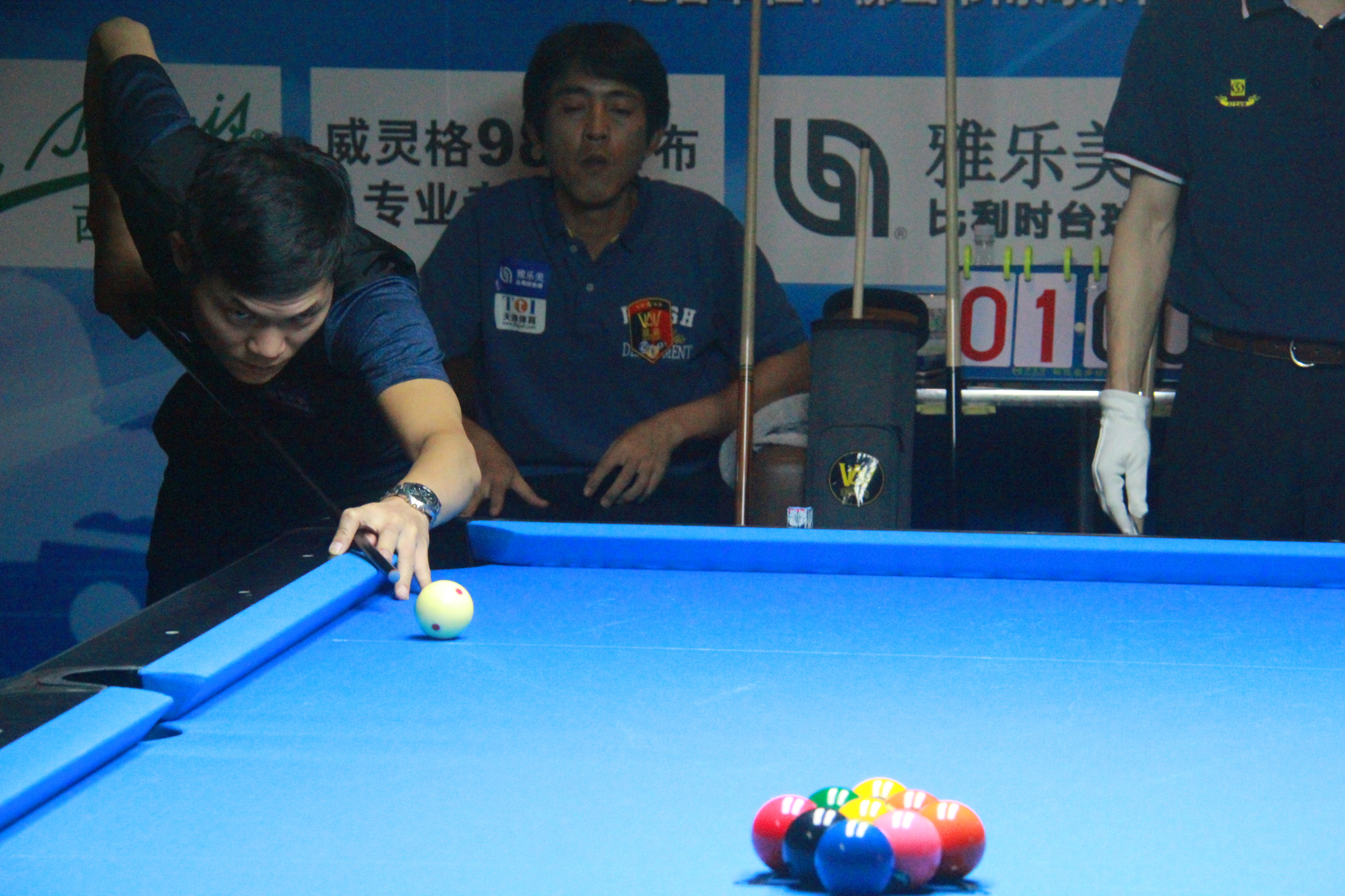 育舞台增添 育舞台增添