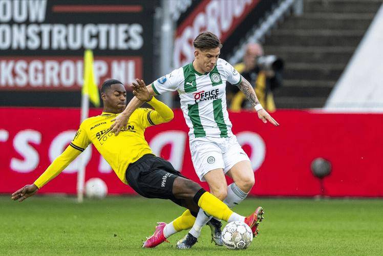 在这两位巨 在这两位巨